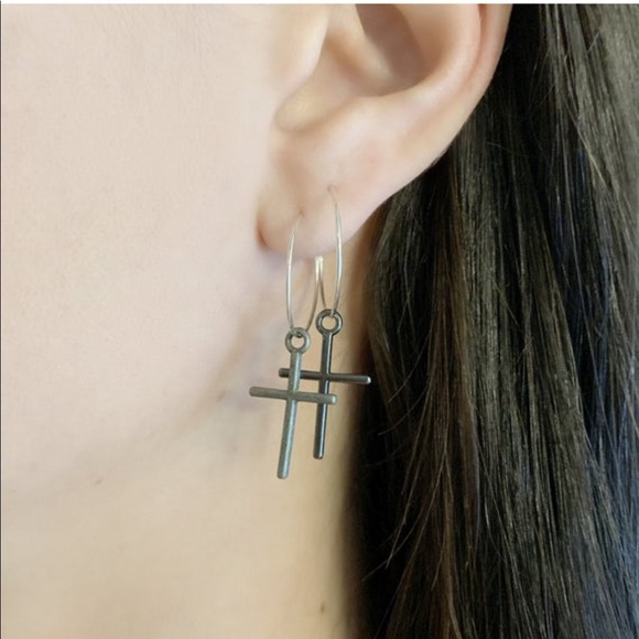 NWT KATY GINGER DESIGNS Cross Hoops - Picture 5 of 6